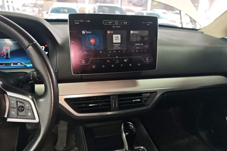 Used BYD Tang 2019 2.0T Automatic SmartConnect Luxury 7-Seater China VI Standard Audio And AC Panel