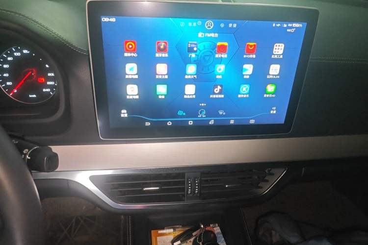 Used BYD Tang 2019 2.0T Automatic SmartConnect Luxury Edition 5 Seats China VI Standard Audio And AC Panel