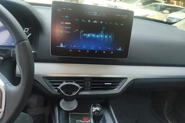 Used BYD Tang 2019 2.0T Automatic SmartConnect Luxury 7-Seater China VI Standard Audio And AC Panel