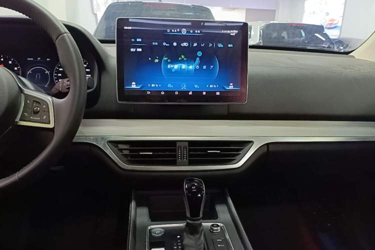 Used BYD Tang 2019 2.0T Automatic SmartConnect Luxury Edition 7 Seats China VI Standard Audio And AC Panel