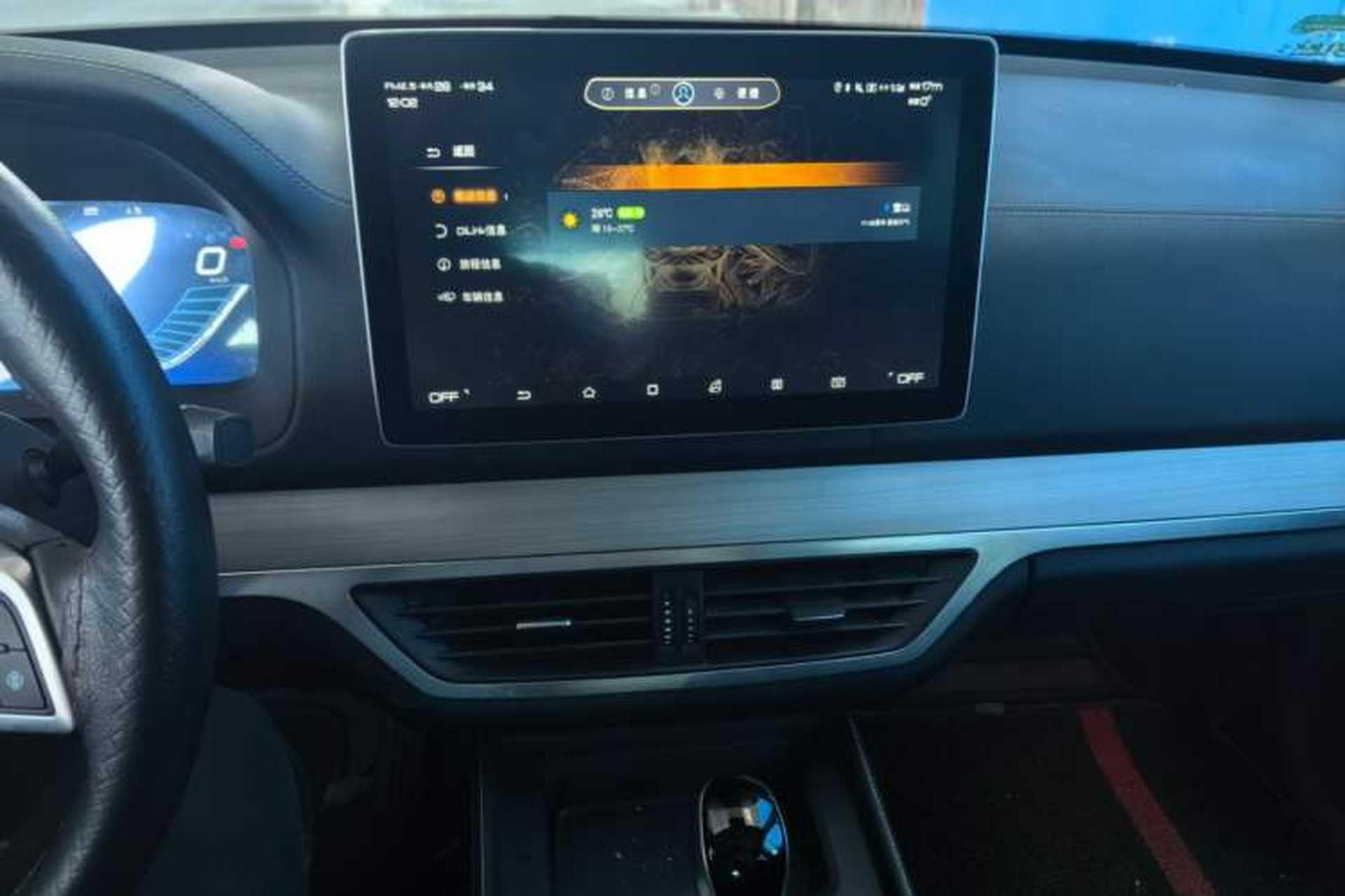 Used BYD Tang 2019 2.0T Automatic SmartConnect Luxury 7-Seater China VI Standard Audio And AC Panel