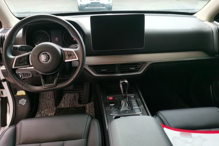 Used BYD Tang 2019 2.0T Automatic SmartConnect Prestige 7-Seater China VI Standard Center Console