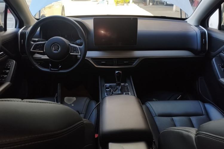 Used BYD Tang 2019 2.0T Automatic SmartConnect Luxury Edition 5 Seats China VI Standard Center Console