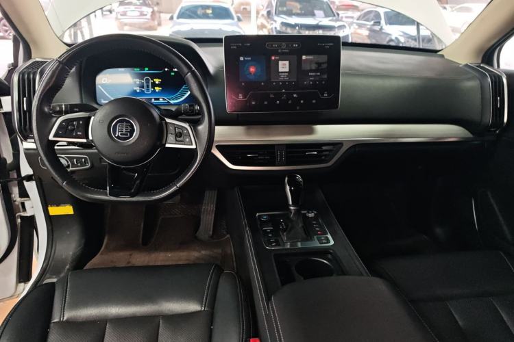 Used BYD Tang 2019 2.0T Automatic SmartConnect Luxury 7-Seater China VI Standard Center Console