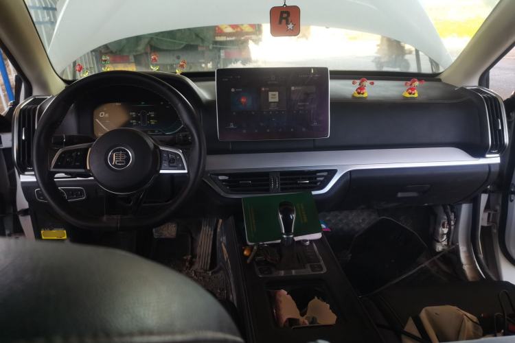 Used BYD Tang 2019 2.0T Automatic SmartConnect Luxury 7-Seater China VI Standard Center Console