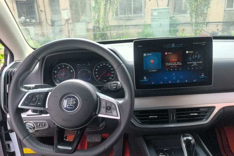 Used BYD Tang 2019 2.0T Automatic SmartConnect Prestige 7-Seater China VI Standard Center Console