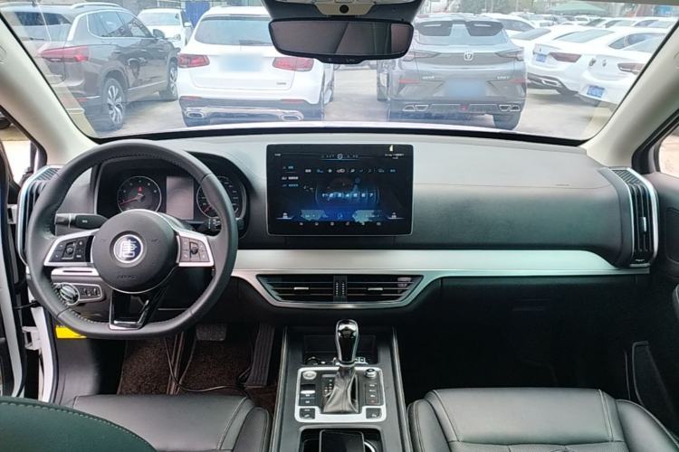 Used BYD Tang 2019 2.0T Automatic SmartConnect Prestige 7-Seater China VI Standard Center Console