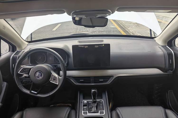 Used BYD Tang 2019 2.0T Automatic SmartConnect Prestige 5-Seater China VI Standard Center Console