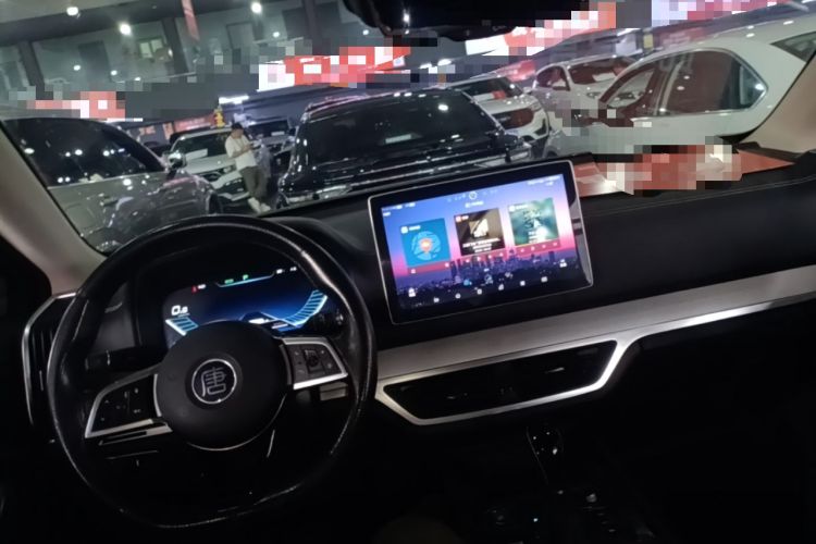 Used BYD Tang 2019 2.0T Automatic SmartConnect Luxury 7-Seater China VI Standard Center Console