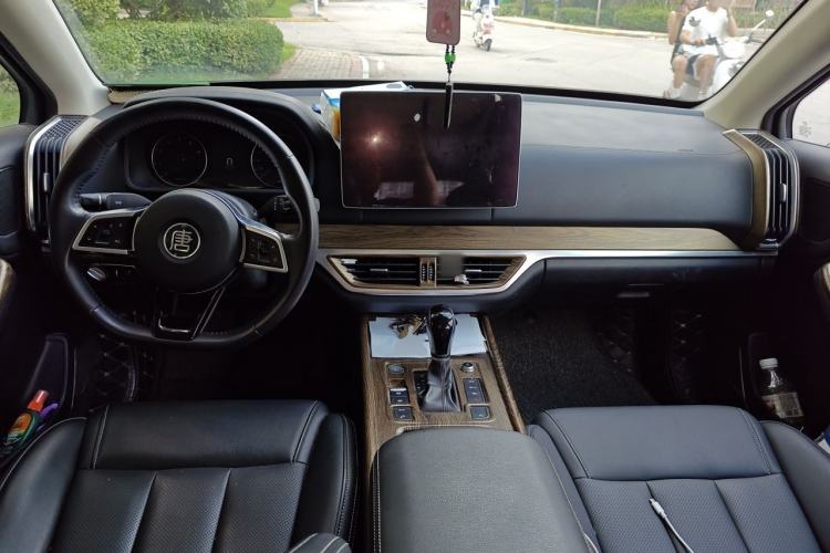 Used BYD Tang 2019 2.0T Automatic SmartConnect Prestige 7-Seater China VI Standard Center Console