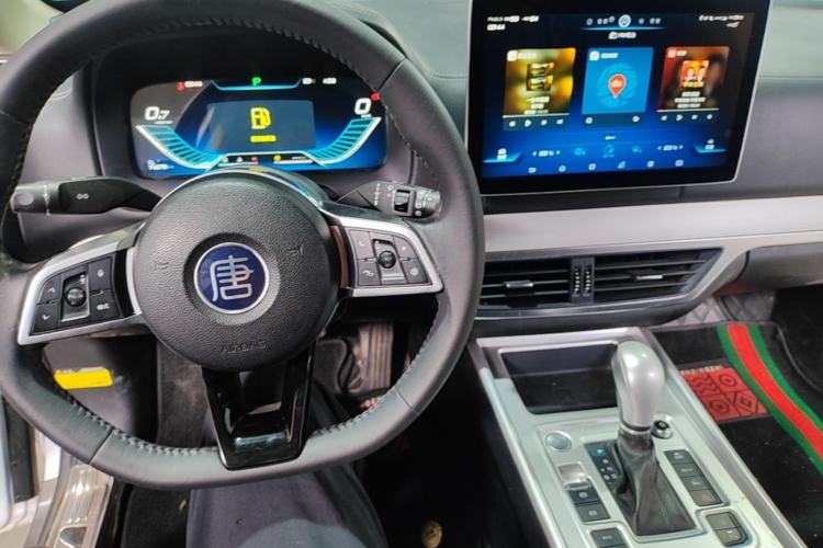 Used BYD Tang 2019 2.0T Automatic SmartConnect Luxury 7-Seater China VI Standard Center Console
