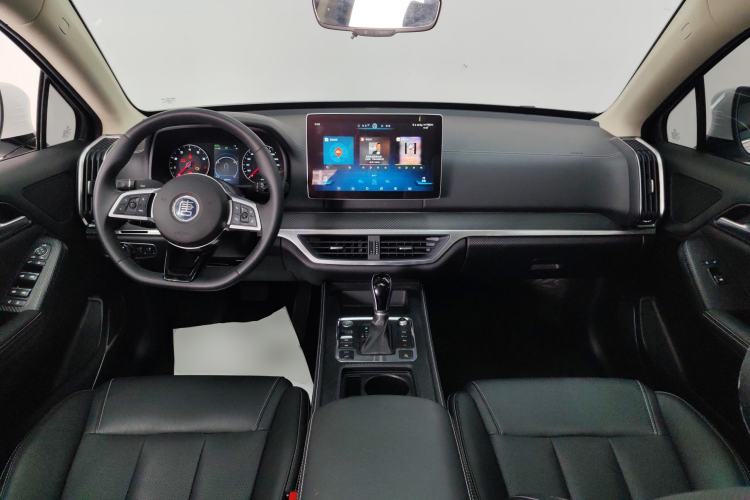 Used BYD Tang 2019 2.0T Automatic SmartConnect Luxury Edition 5 Seats China VI Standard Center Console