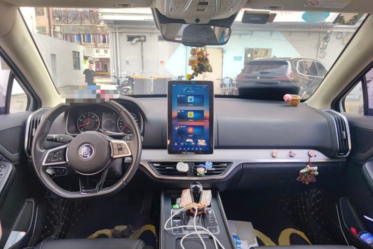 Used BYD Tang 2019 2.0T Automatic SmartConnect Prestige 5-Seater China VI Standard Center Console