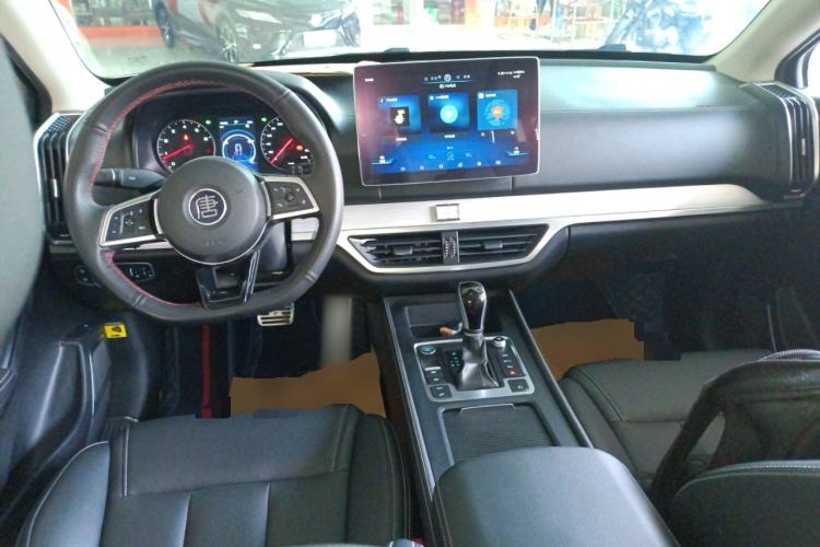 Used BYD Tang 2019 2.0T Automatic SmartConnect Luxury Edition 7 Seats China VI Standard Center Console