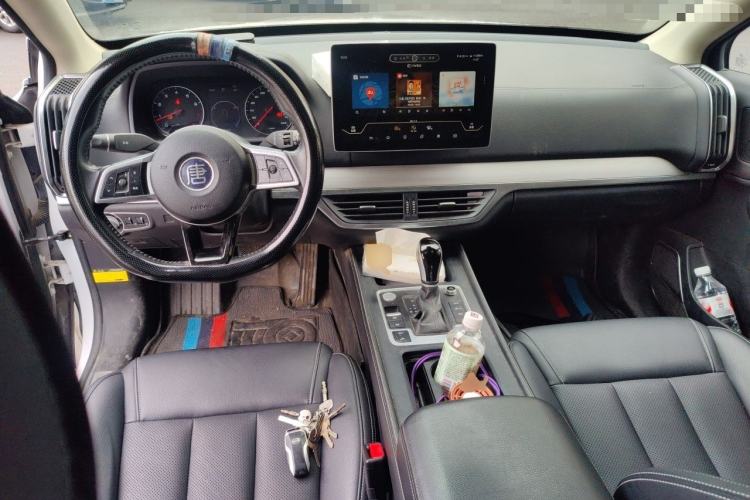 Used BYD Tang 2019 2.0T Automatic SmartConnect Prestige 7-Seater China VI Standard Center Console