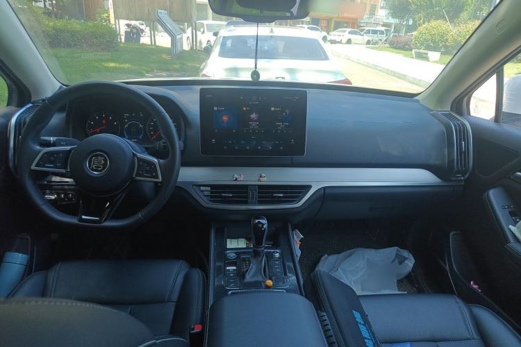 Used BYD Tang 2019 2.0T Automatic SmartConnect Prestige 5-Seater China VI Standard Center Console