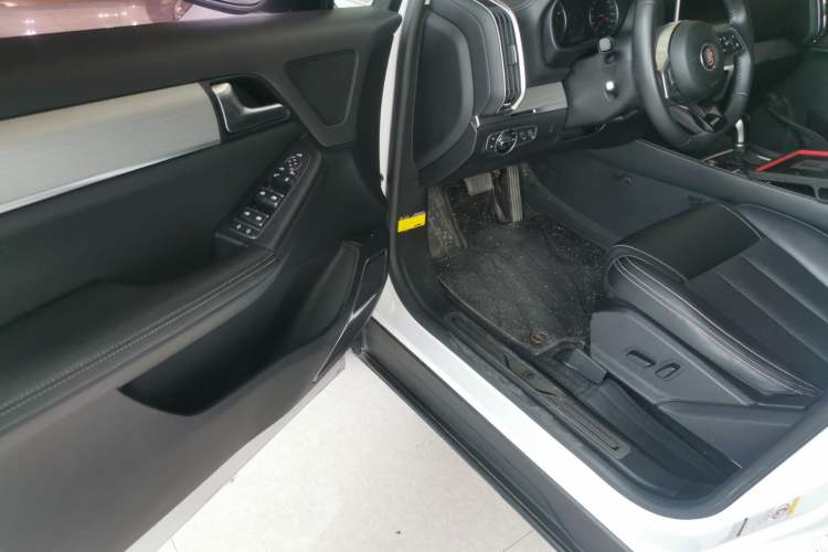Used BYD Tang 2019 2.0T Automatic SmartConnect Prestige 7-Seater China VI Standard Driver Seat