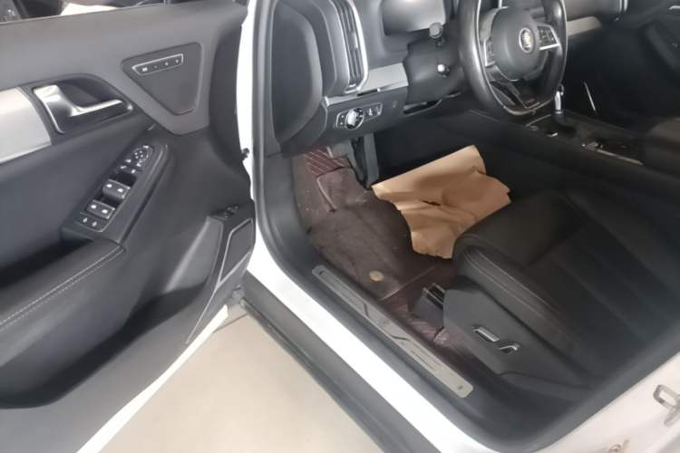 Used BYD Tang 2019 2.0T Automatic SmartConnect Luxury 7-Seater China VI Standard Driver Seat
