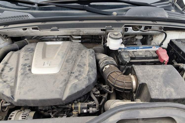 Used BYD Tang 2019 2.0T Automatic SmartConnect Luxury 7-Seater China VI Standard Engine Bay