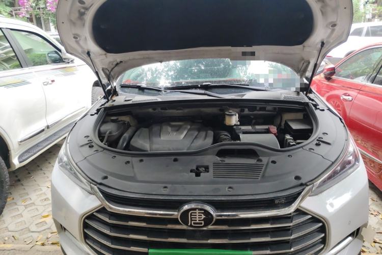 Used BYD Tang 2019 2.0T Automatic SmartConnect Luxury 7-Seater China VI Standard Engine Bay