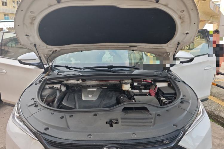 Used BYD Tang 2019 2.0T Automatic SmartConnect Luxury 7-Seater China VI Standard Engine Bay