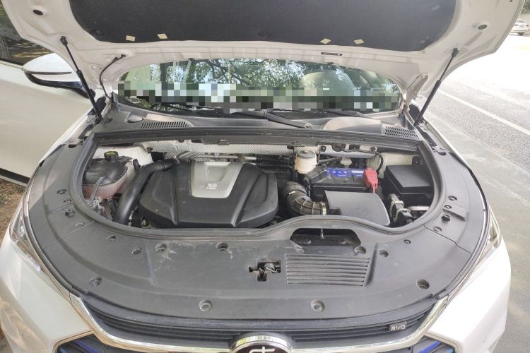 Used BYD Tang 2019 2.0T Automatic SmartConnect Prestige 7-Seater China VI Standard Engine Bay