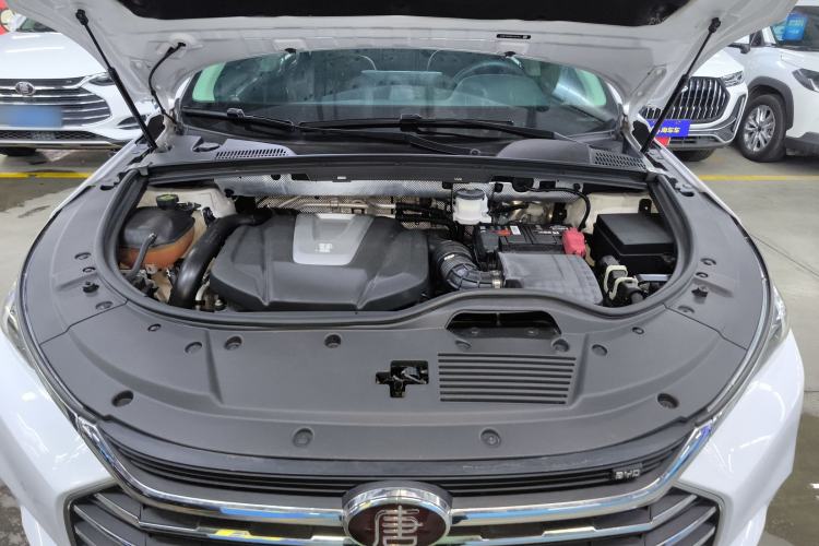 Used BYD Tang 2019 2.0T Automatic SmartConnect Prestige 7-Seater China VI Standard Engine Bay
