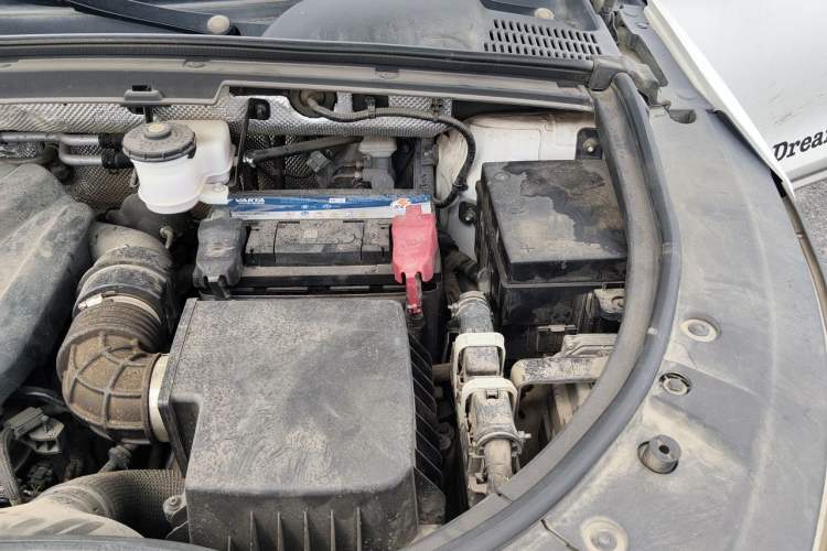 Used BYD Tang 2019 2.0T Automatic SmartConnect Luxury 7-Seater China VI Standard Engine Bay Left
