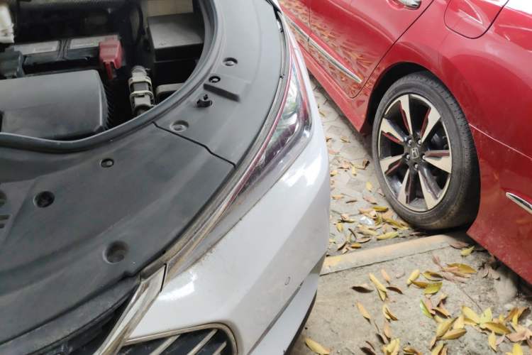 Used BYD Tang 2019 2.0T Automatic SmartConnect Luxury 7-Seater China VI Standard Engine Bay Left