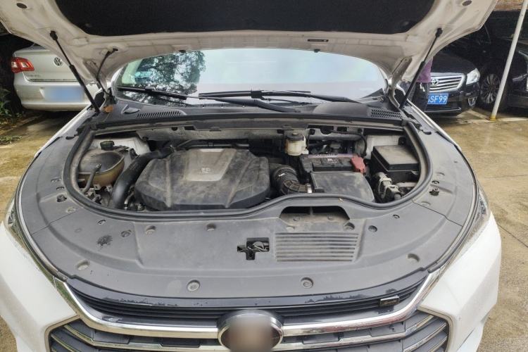 Used BYD Tang 2019 2.0T Automatic SmartConnect Luxury 7-Seater China VI Standard Engine Bay