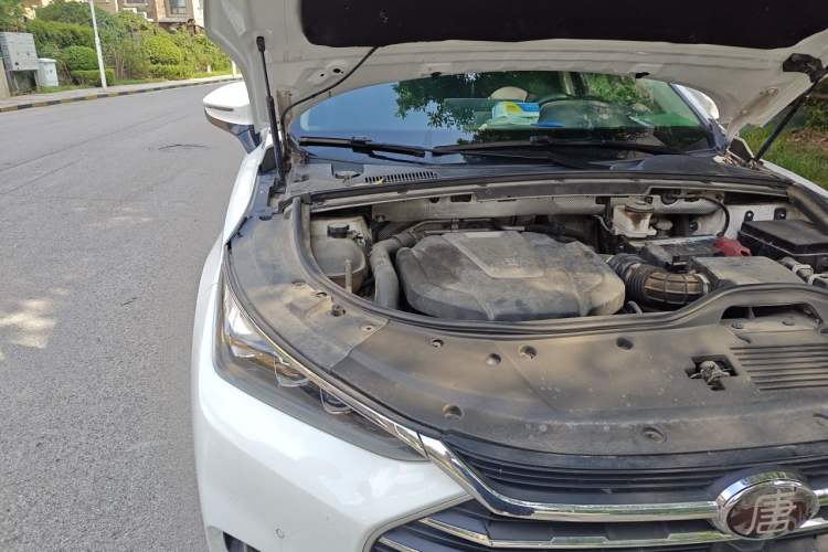 Used BYD Tang 2019 2.0T Automatic SmartConnect Prestige 7-Seater China VI Standard Engine Bay Right