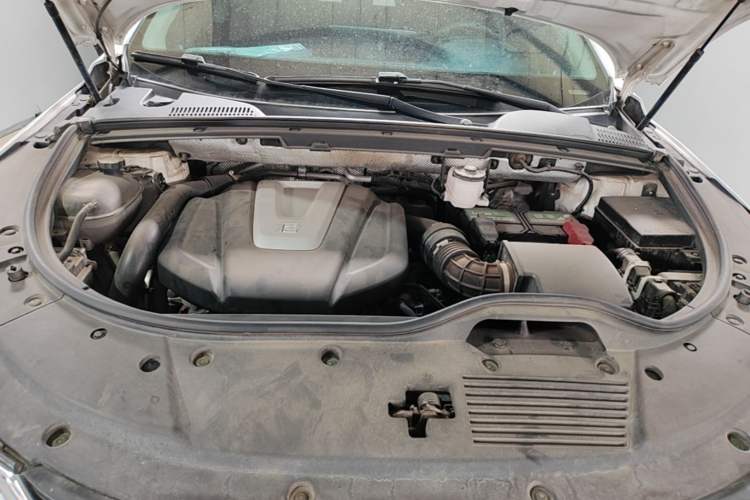 Used BYD Tang 2019 2.0T Automatic SmartConnect Luxury 7-Seater China VI Standard Engine Bay