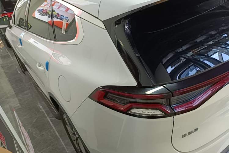 Used BYD Tang 2019 2.0T Automatic SmartConnect Luxury Edition 7 Seats China VI Standard Exterior 2