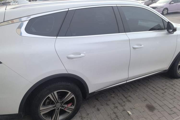 Used BYD Tang 2019 2.0T Automatic SmartConnect Luxury Edition 5 Seats China VI Standard Exterior 3