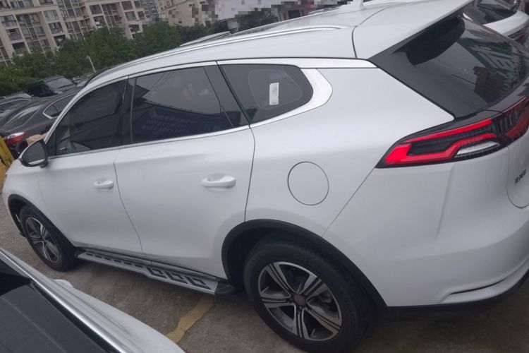 Used BYD Tang 2019 2.0T Automatic SmartConnect Luxury Edition 5 Seats China VI Standard Exterior 3