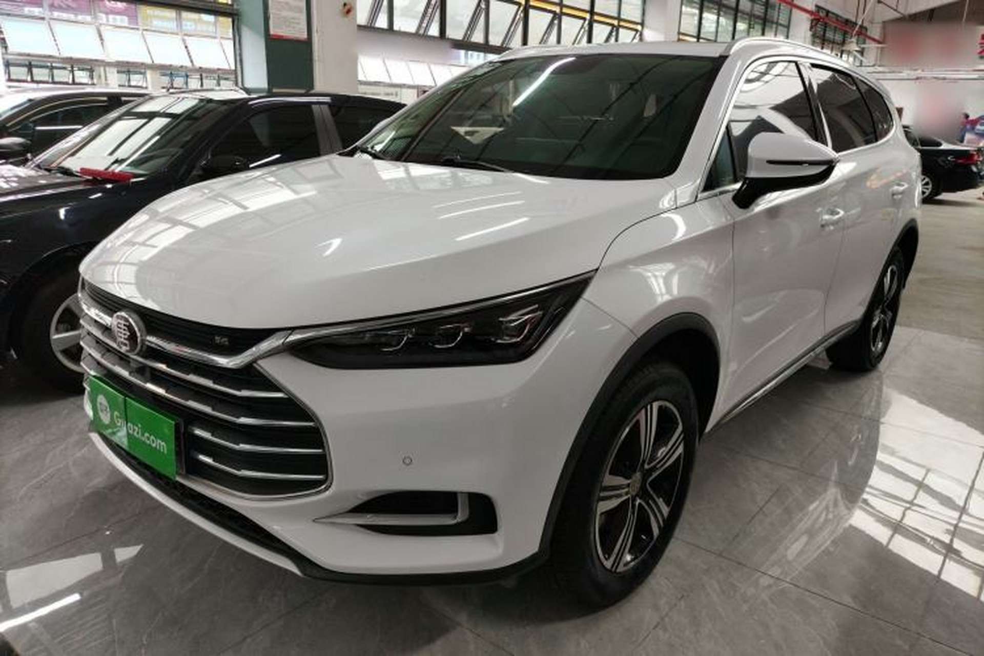 Used BYD Tang 2019 2.0T Automatic SmartConnect Luxury Edition 7 Seats China VI Standard Front Left 45 Deg