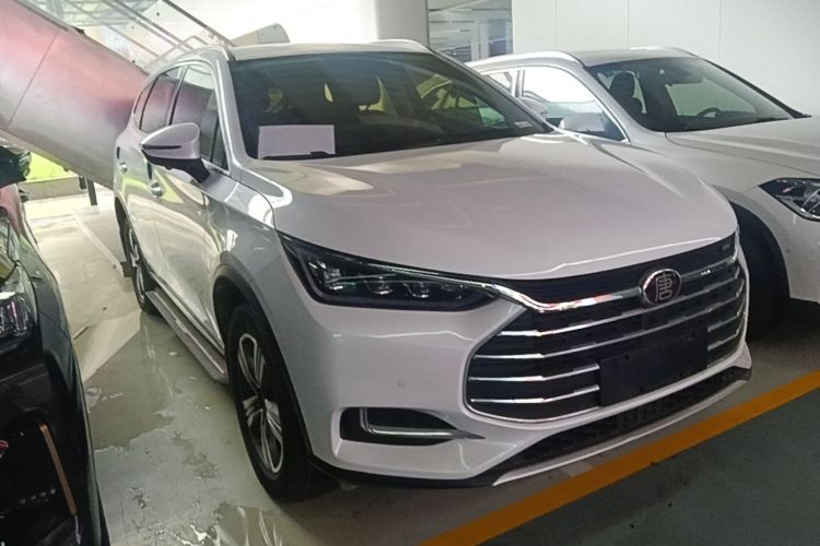 Used BYD Tang 2019 2.0T Automatic SmartConnect Luxury Edition 7 Seats China VI Standard Front Right 45 Deg