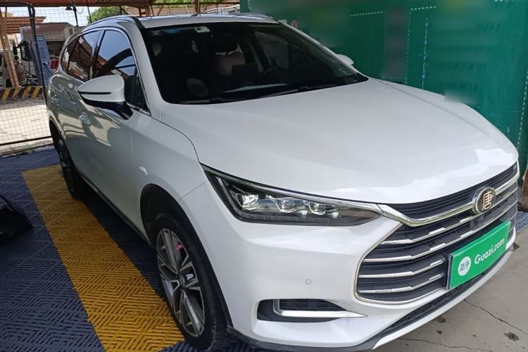 Used BYD Tang 2019 2.0T Automatic SmartConnect Prestige 5-Seater China VI Standard Front Right 45 Deg