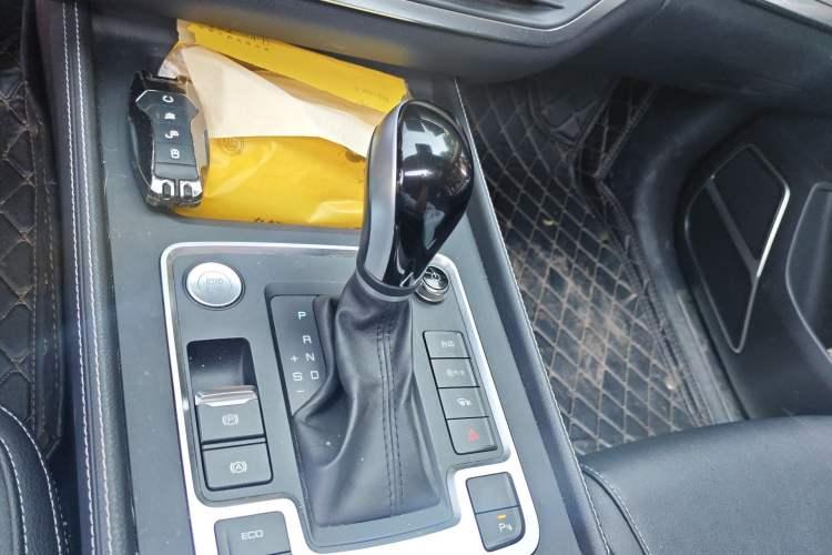 Used BYD Tang 2019 2.0T Automatic SmartConnect Luxury Edition 5 Seats China VI Standard Gear Lever