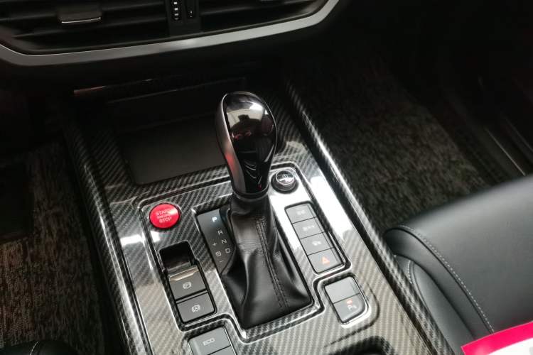 Used BYD Tang 2019 2.0T Automatic SmartConnect Prestige 7-Seater China VI Standard Gear Lever
