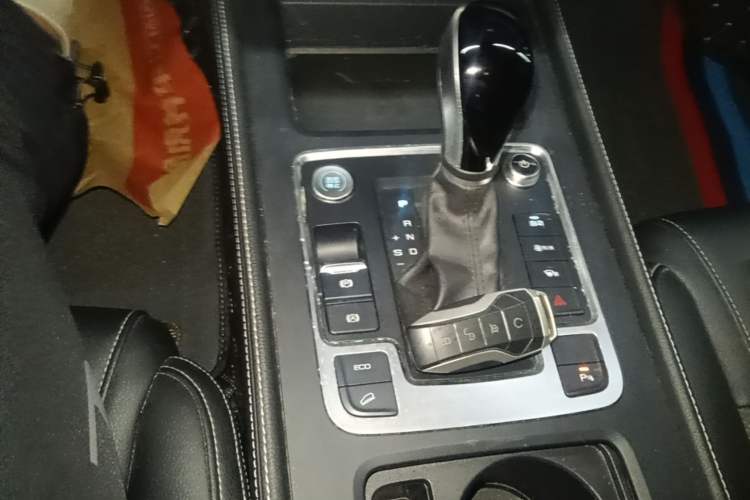 Used BYD Tang 2019 2.0T Automatic SmartConnect Luxury Edition 7 Seats China VI Standard Gear Lever