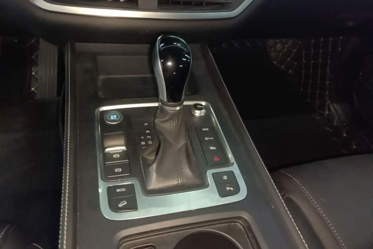 Used BYD Tang 2019 2.0T Automatic SmartConnect Luxury Version 5 Seats China VI Standard Gear Lever