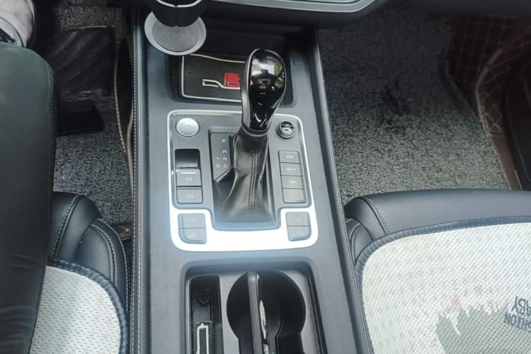 Used BYD Tang 2019 2.0T Automatic SmartConnect Luxury 7-Seater China VI Standard Gear Lever