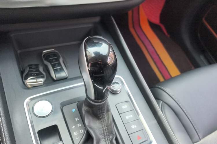 Used BYD Tang 2019 2.0T Automatic SmartConnect Prestige 7-Seater China VI Standard Gear Lever