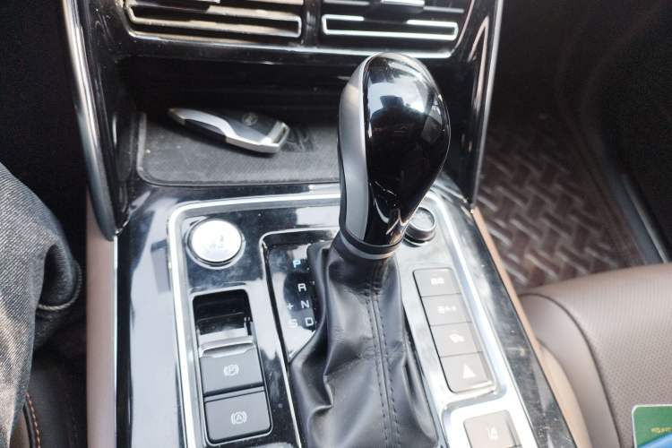 Used BYD Tang 2019 2.0T Automatic SmartConnect Luxury 7-Seater China VI Standard Gear Lever