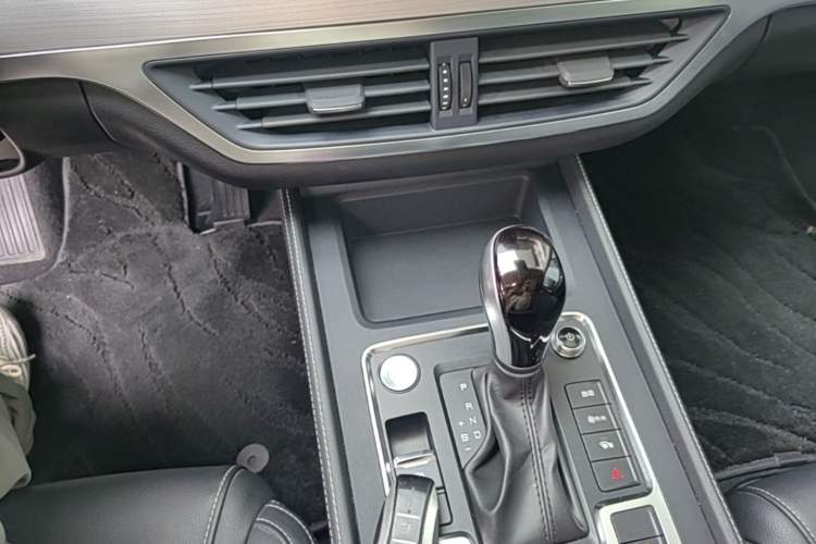 Used BYD Tang 2019 2.0T Automatic SmartConnect Luxury Edition 5 Seats China VI Standard Gear Lever