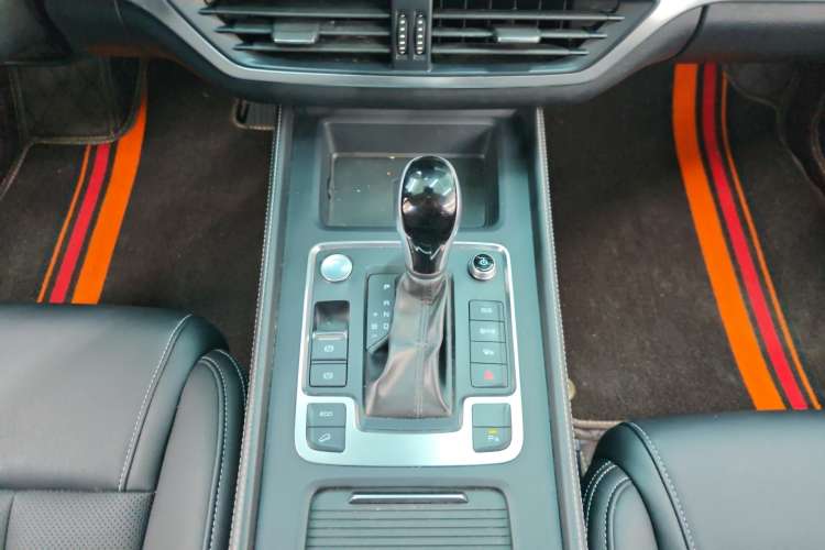 Used BYD Tang 2019 2.0T Automatic SmartConnect Prestige 7-Seater China VI Standard Gear Lever