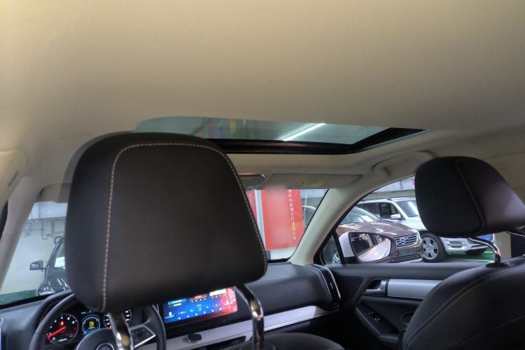 Used BYD Tang 2019 2.0T Automatic SmartConnect Luxury Edition 5 Seats China VI Standard Headliner