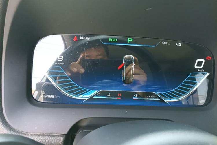 Used BYD Tang 2019 2.0T Automatic SmartConnect Luxury 7-Seater China VI Standard Instrument Cluster