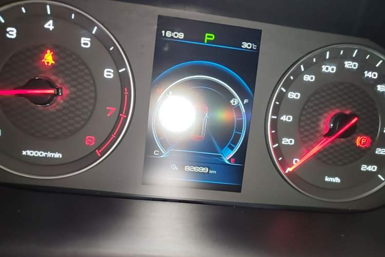 Used BYD Tang 2019 2.0T Automatic SmartConnect Luxury Edition 7 Seats China VI Standard Instrument Cluster